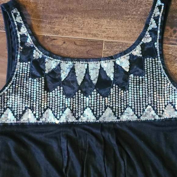 Studio Y black Jersey fabric tank topped with w/silver sequins - Picture 2 of 4